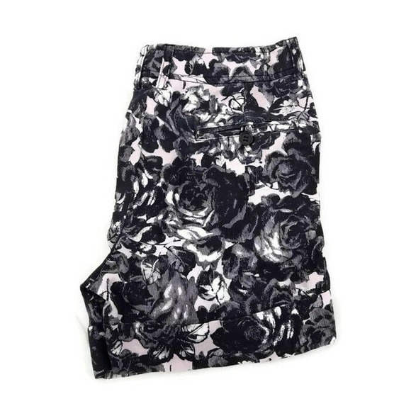 H & M Womens Shorts Floral Pleated Front Cuff Soft Feel Tencel® Fabric Size 4 - Picture 5 of 7